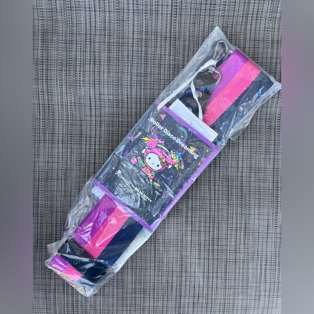 NWT Roller Disco Dreaming woven strap